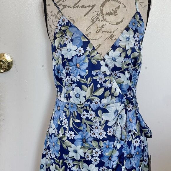 Lulus Womens Dress Size Medium Totally Romantic Quiet Luxury Floral Wrap Midi - Picture 7 of 14